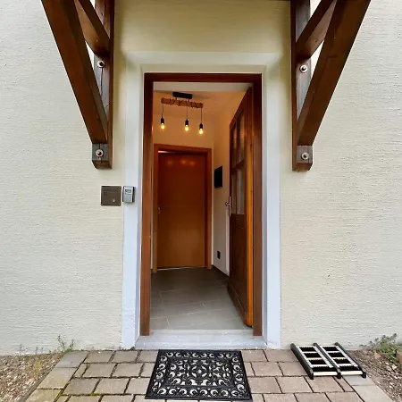 アパート Gemuetliches Seeapartment Am Berg アルラッハ