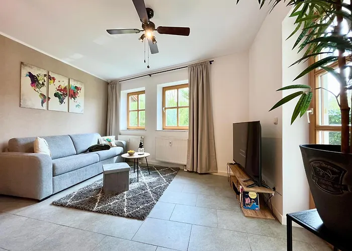 Gemuetliches Seeapartment Am Berg アルラッハ
